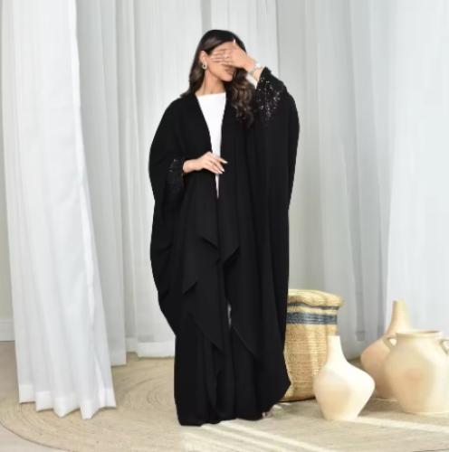 عباية مفتوحة