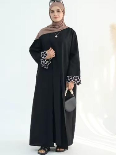 عباية مزخرفه