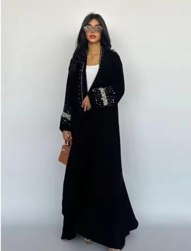 عبايه مع وشاح