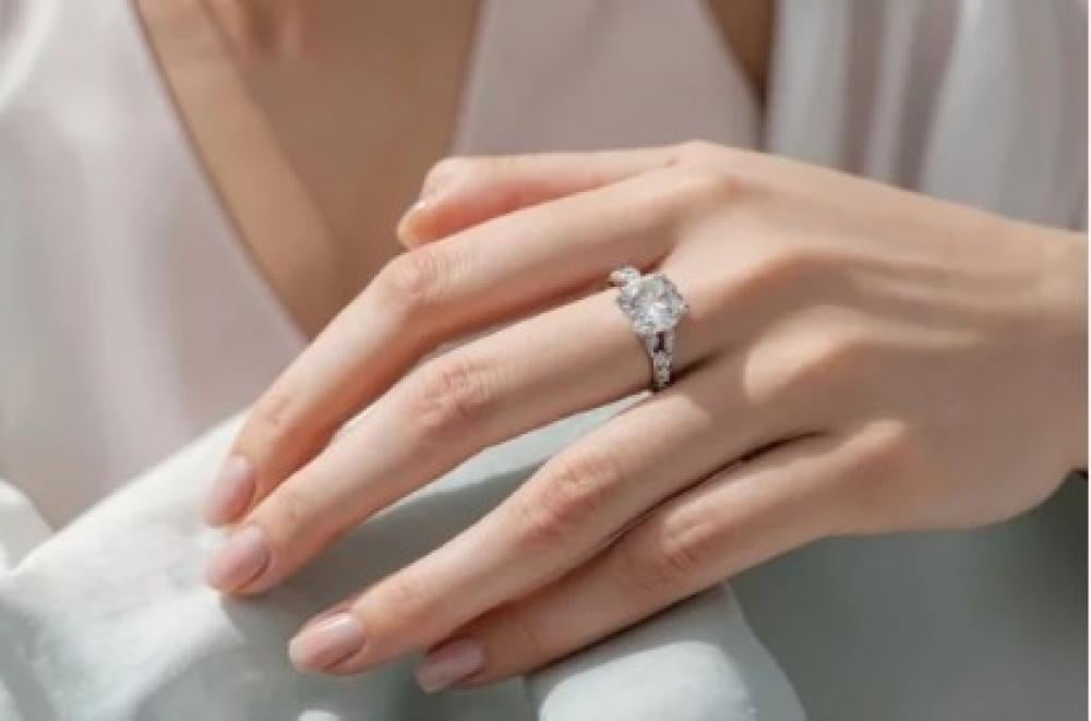 أفضل تصميمات خواتم الفضة لخطوبة لا تُنسى