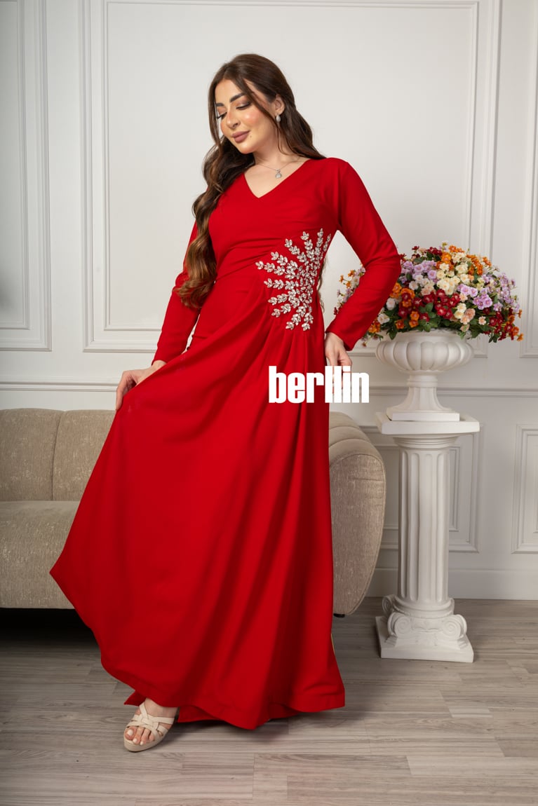 فستان سهرة طويل كريب مميز بتطريز لف لون احمر