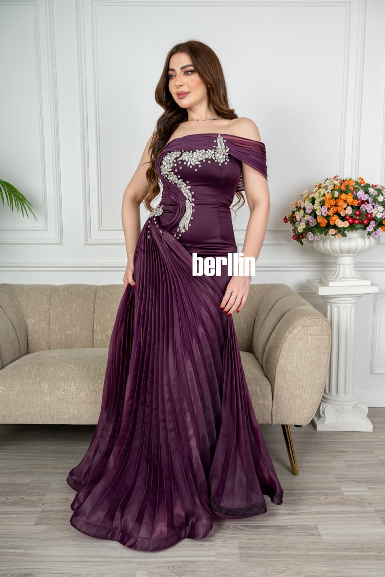 فستان سهرة توب باربي مميز بالفصوص الكرستالية لون موف