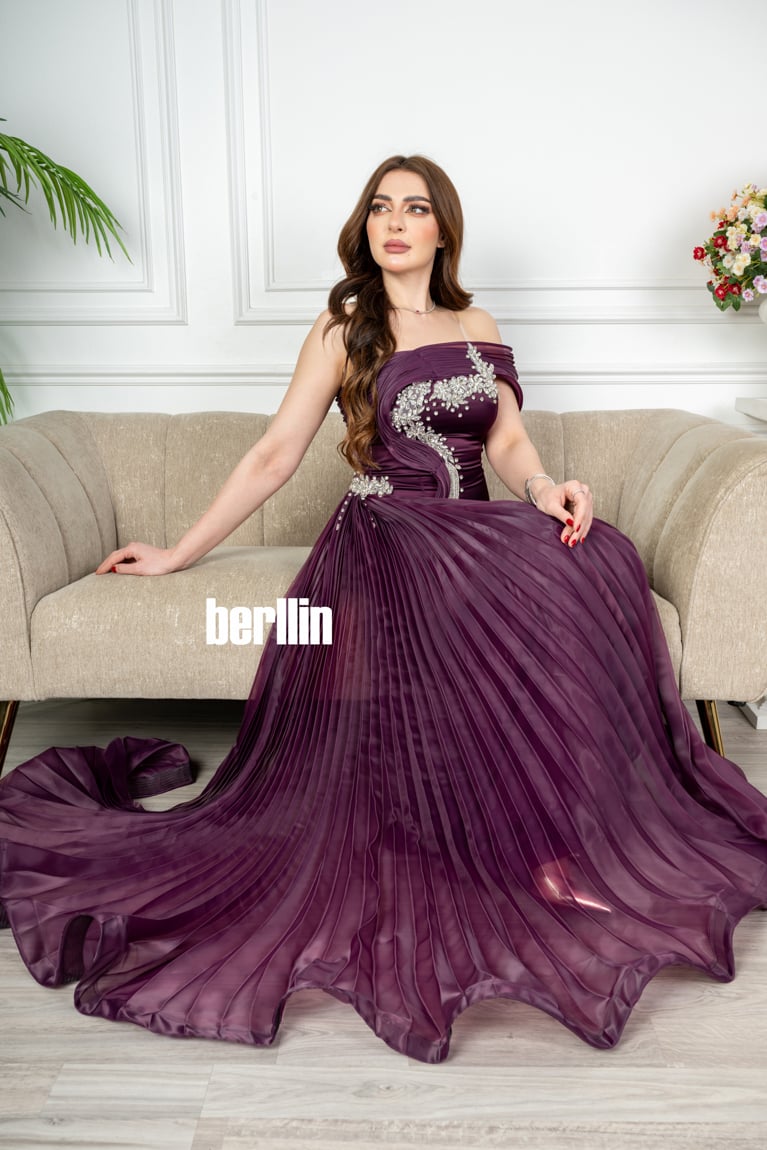 فستان سهرة توب باربي مميز بموفالفصوص الكرستالية لون