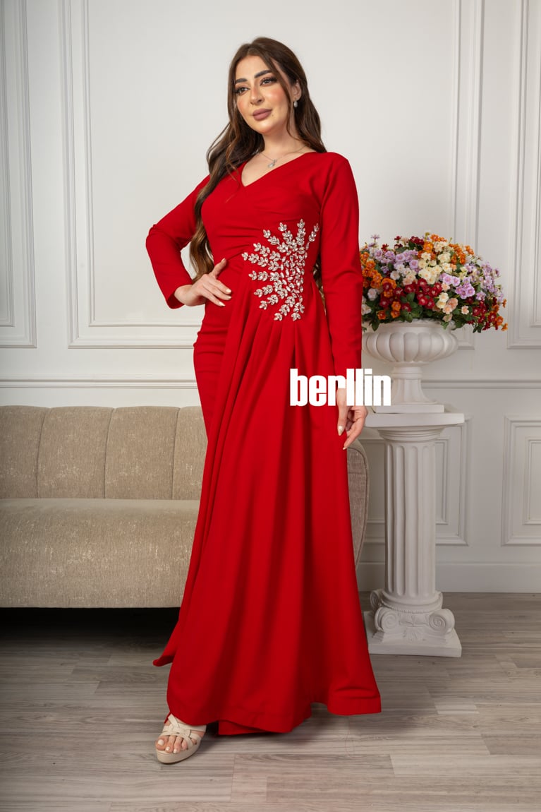 فستان سهرة طويل كريب مميز بتطريز لف لون احمر