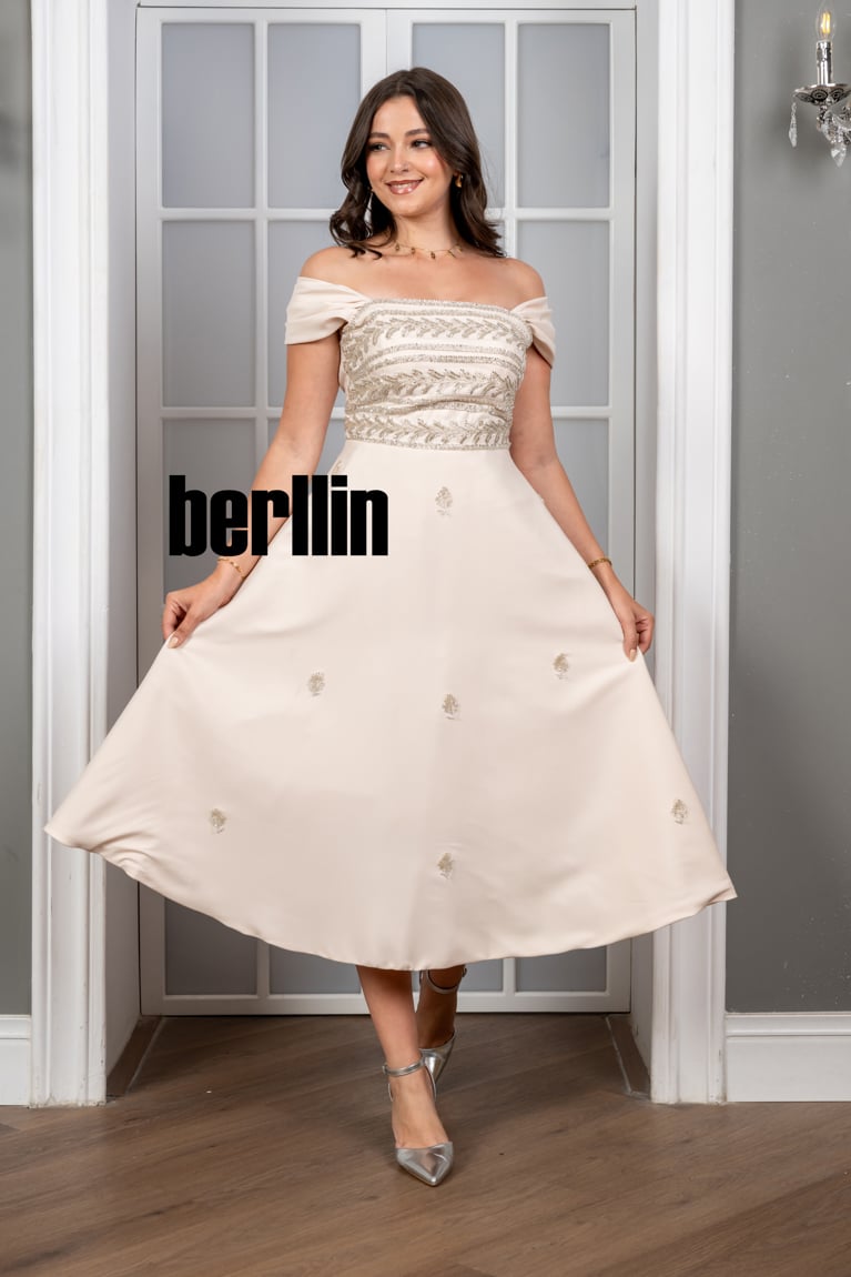 فستان ميدي مطرز بياقة مربعة لون بيج