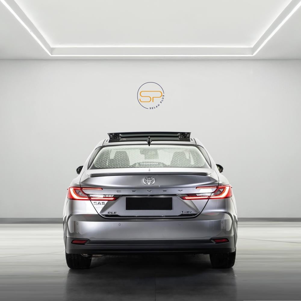 Sedan 2025 – Car with Driver