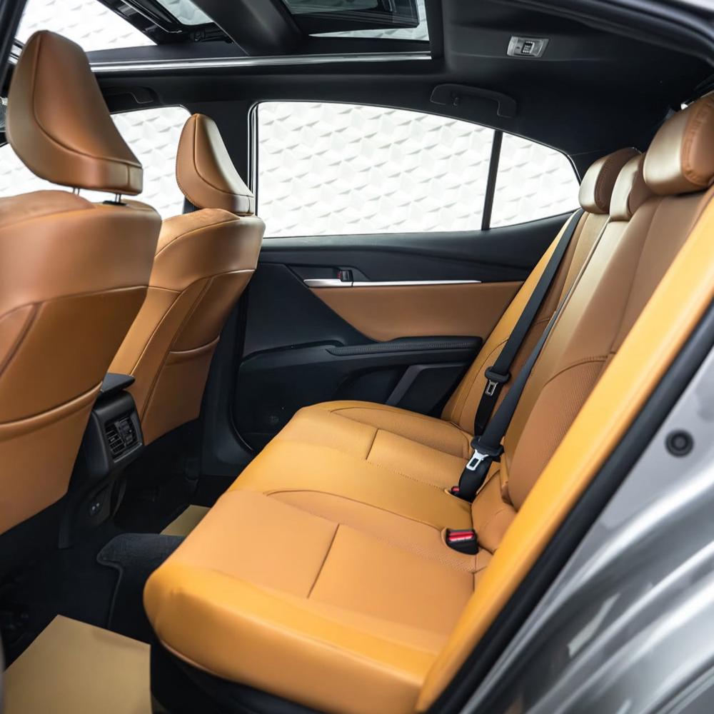 Sedan 2025 – Car with Driver