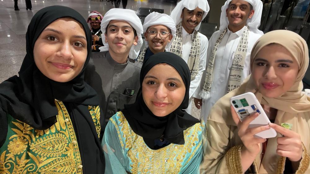 أبناء وبنات العائلة، يشاركون الوطن في يوم التأسيس