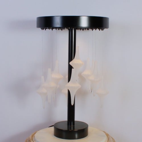 ابجورة مودرن -اللون اسود او الوايتي  -دائرية الشكل قطع زجاج  شكل عصري مثلج  قطر 30 سم