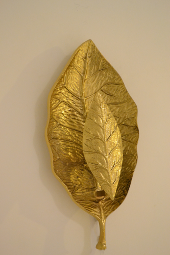 جداري مودرن على شكل ورقة شجر لون ذهبي