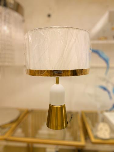 أباجورة طاوله-عصرية