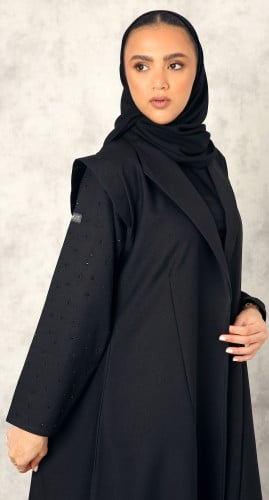 عباية حركة بالأكتاف وكريستال أسود