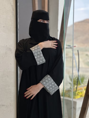 عباية نقش ( رمادي ) 351