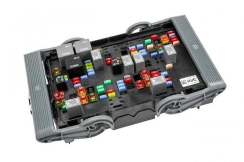 علبة فيوزات جمس يوكن 2007-2014 اصلي