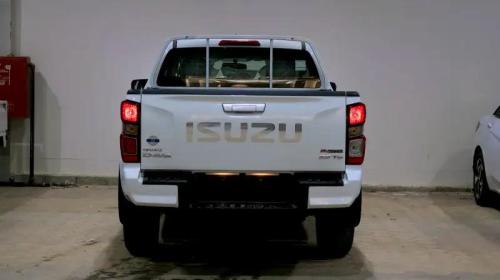 كتابة صندوق خلفي ايسوزو isuzu نيكل