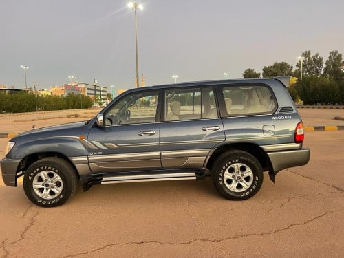 خط لاندكروزر 2006 جي اكس ار