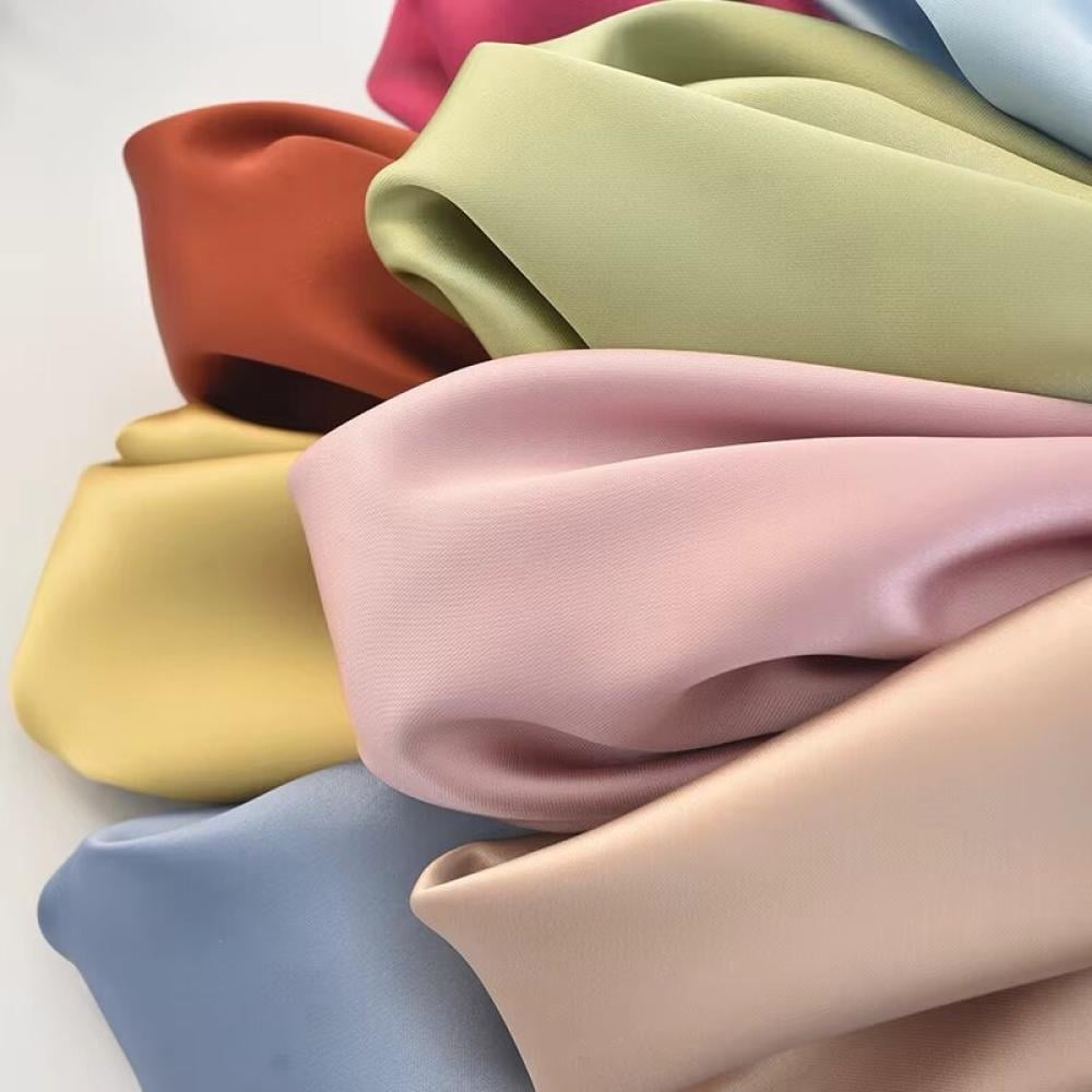 تعرفي على أشهر انواع قماش الساتان واسعاره