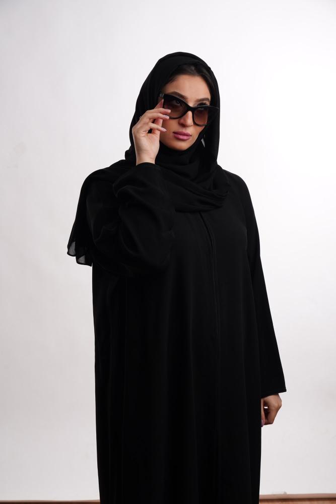 أفكار عصرية لعبايات سوداء بسيطة وانيقة
