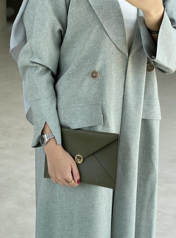 إليك أحدث موديلات من قماش لينن للعبايات