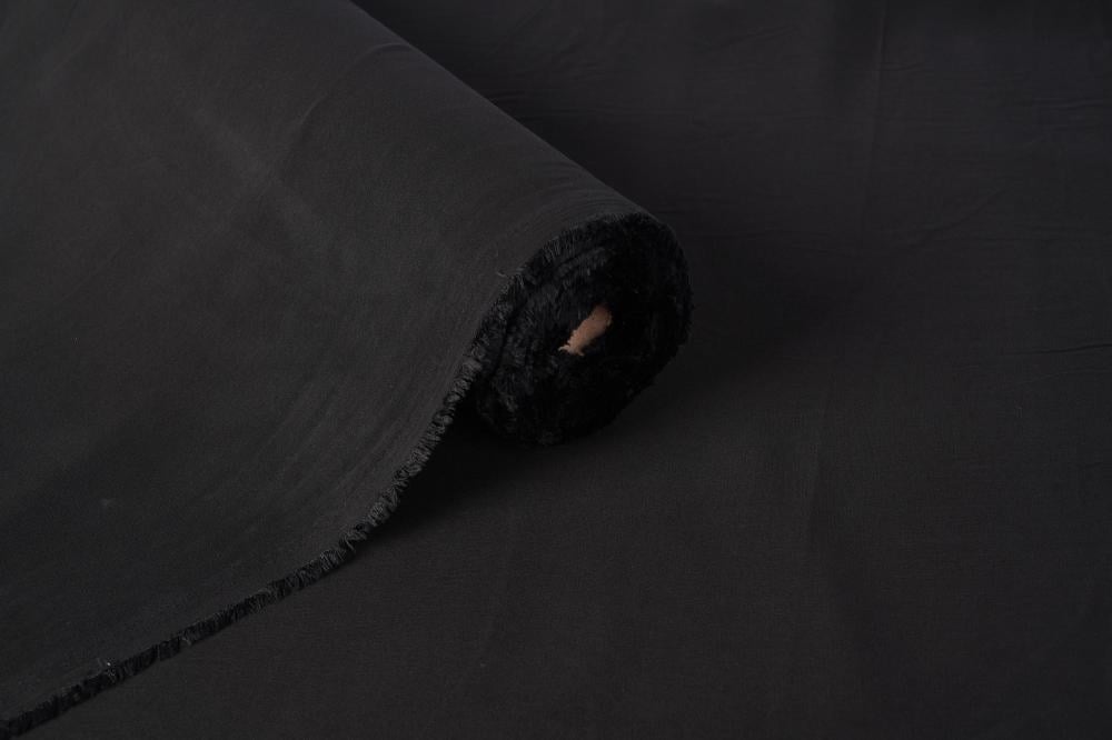 أسود 001