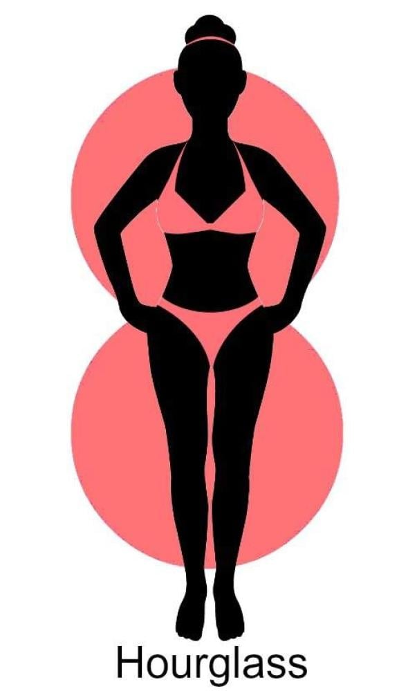 طريقة اختيار بلوزات صيف لصاحبات جسم الساعة الرملية