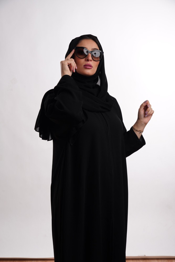 إختاري اللون الأسود لإطلالة أكثر جاذبية