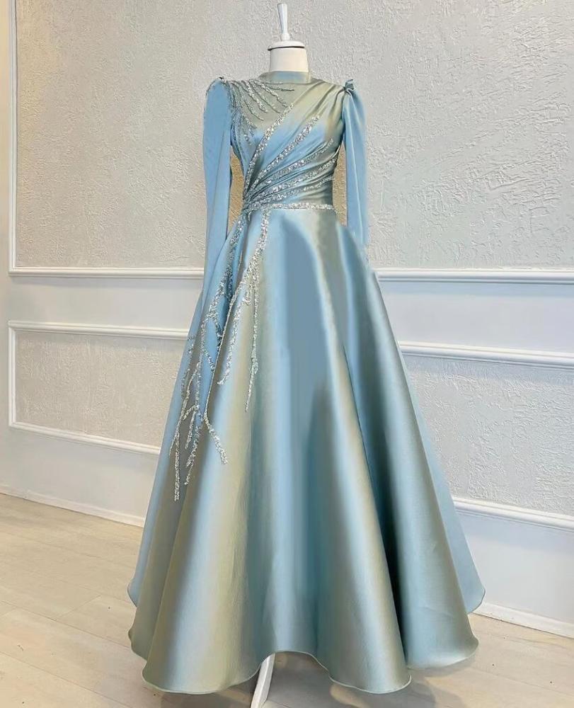 موديلات سهرة أنيقة وعملية للمحجبات