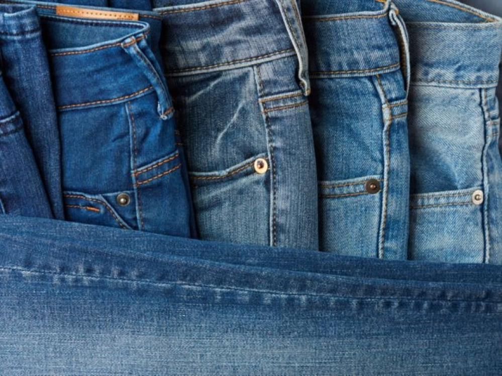 قبل الشراء .. تعرف على أنواع أقمشة الجينز كي تختارى ما يناسبك
