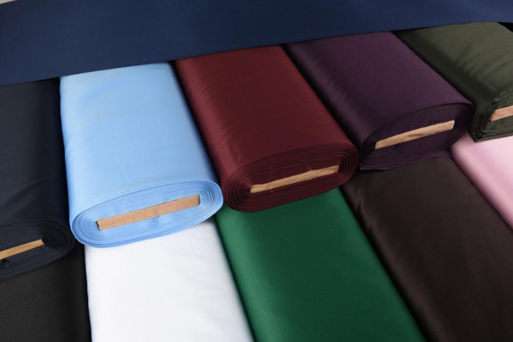 اعتمدي على عبايات تخرج فخمه في حفل تخرجك