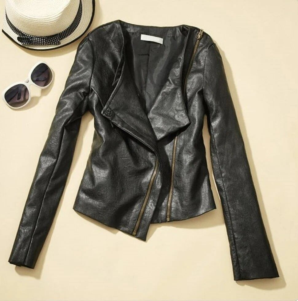 إختاري الجاكيت الجلد لإطلالة أكثر من رائعة