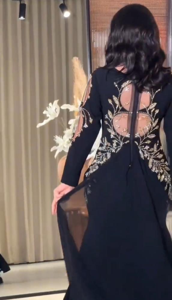 فستان سهره مطرز قابل للتمدد