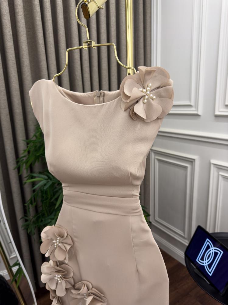 فستان سهره مورد بورود فاخرة