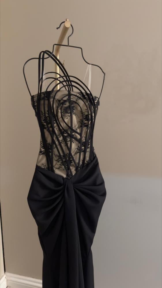 فستان باربي مع صدريه دانتيل