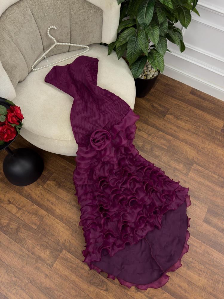 فستان سهره مزين بكشكشه مع ورده انيقه