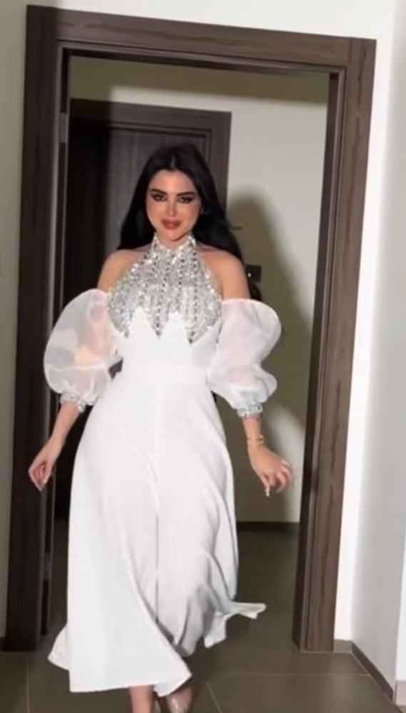 فستان جمبسوت كم أورجنزا وتطريز يدوي