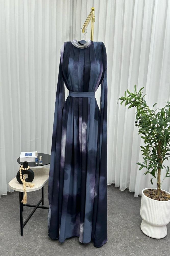 فستان بكم طويل بنقشة متعددة الألوان