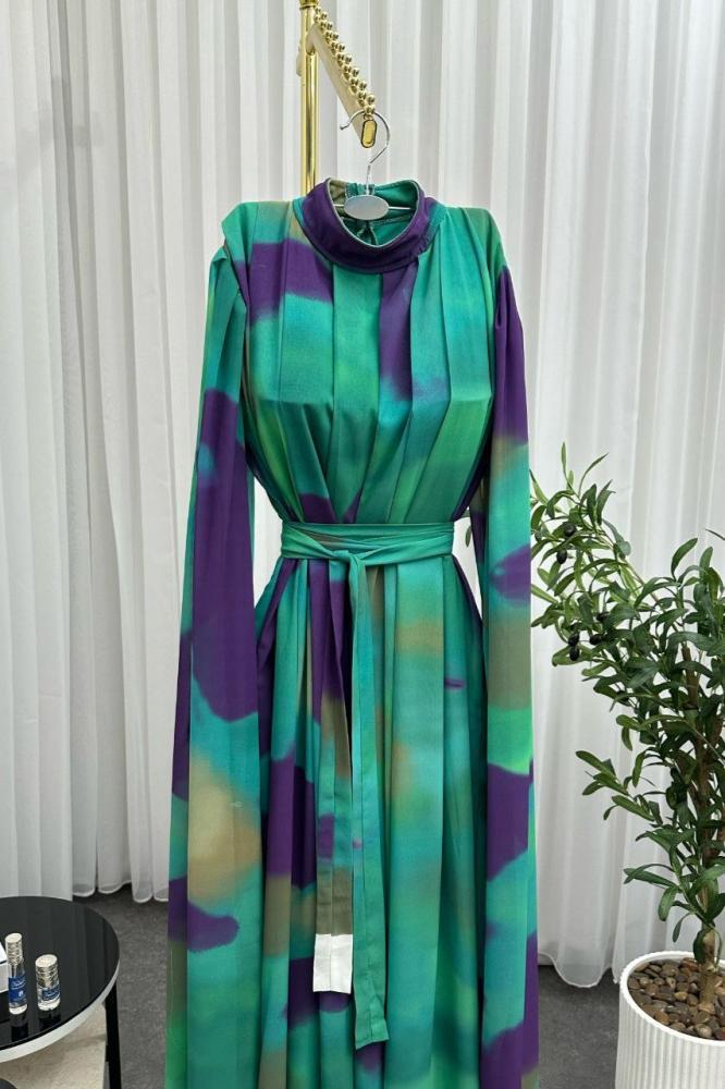 فستان بكم طويل بنقشة متعددة الألوان