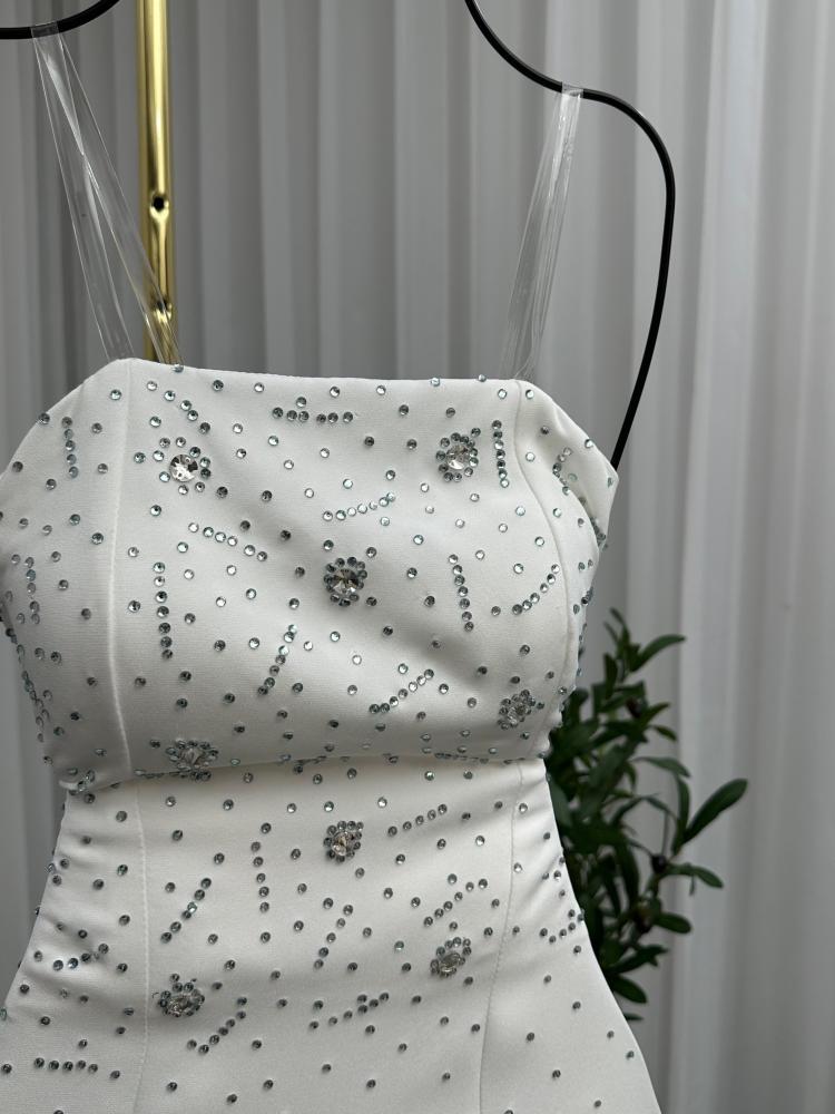 فستان سهرة مع تطريز كرستال أنيق