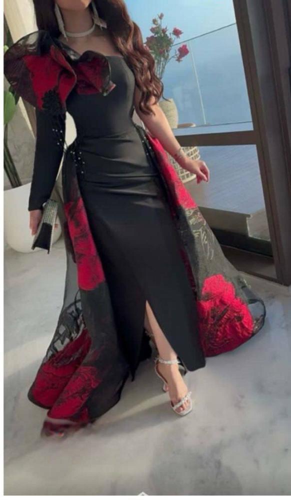 فستان فخم بذيل مشجر -رنا