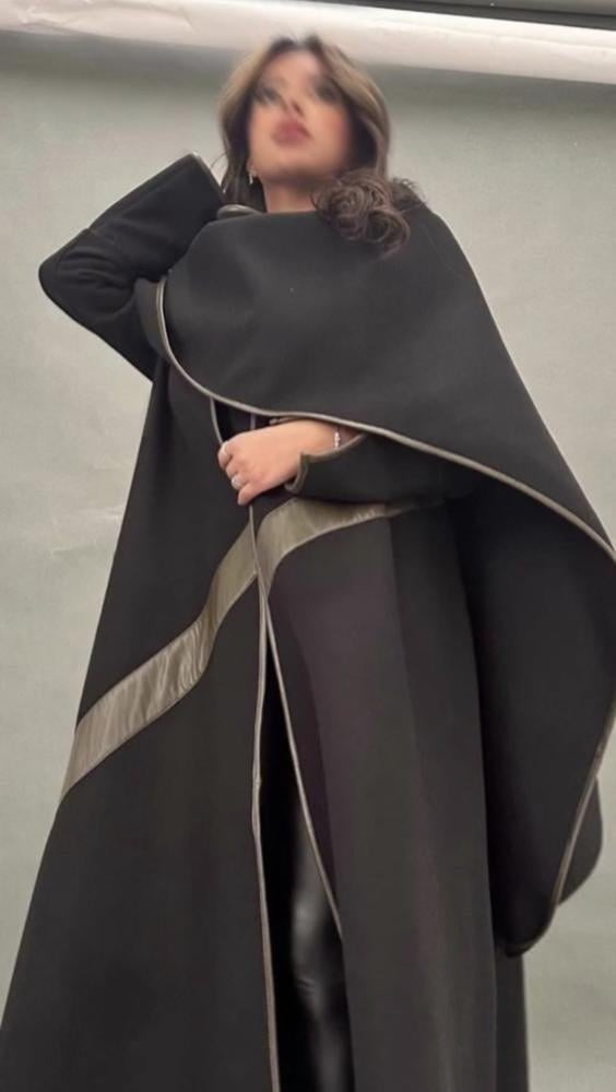 عبايه شتوي بشت اسود