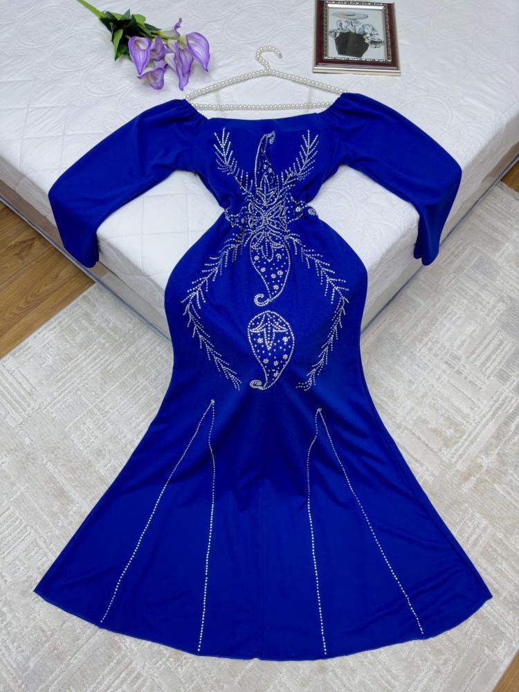 فستان سهره  بتطريز نيلي