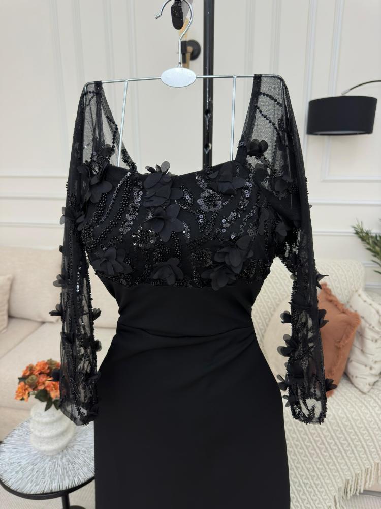 فستان سهرة باربي بتطريز الفصوص