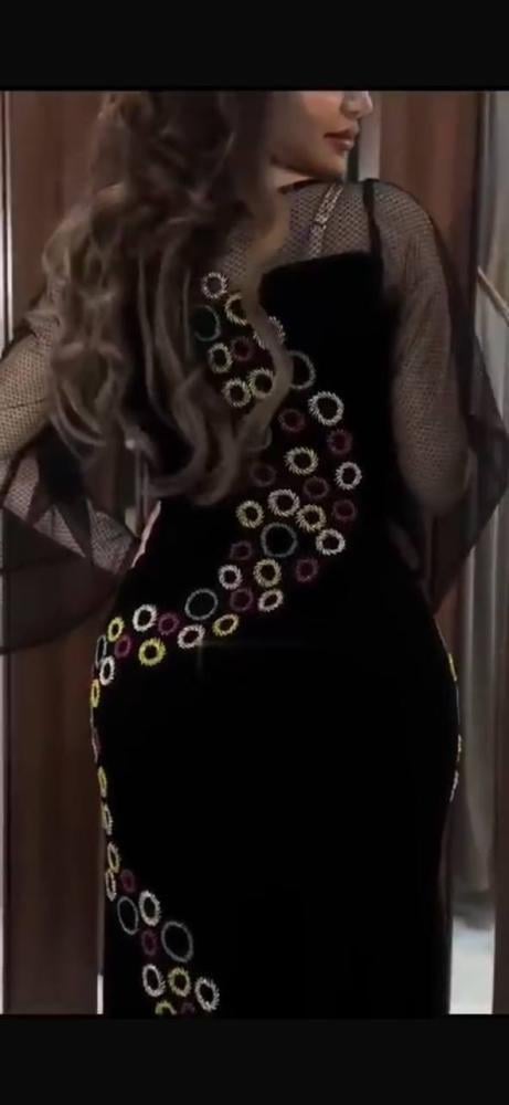 فستان سهره ناعم بتطريز ملون