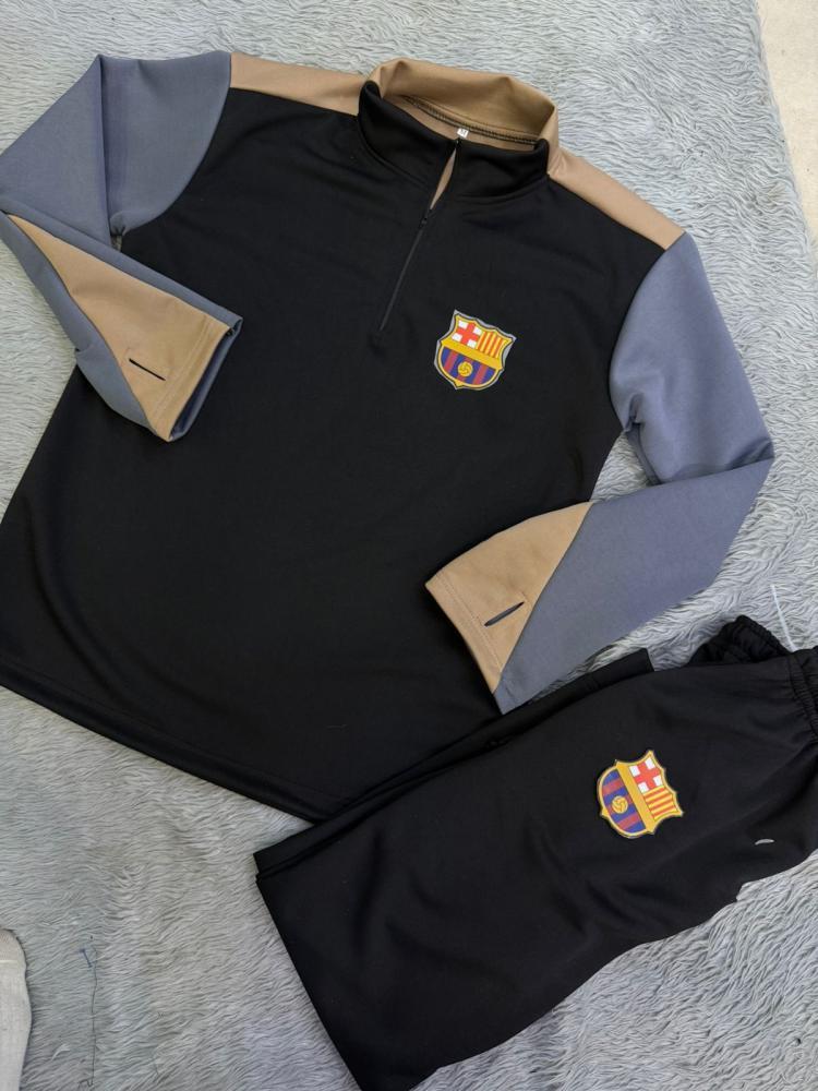 طقم ( برشلونة ) طقم برشلونة الرياضي