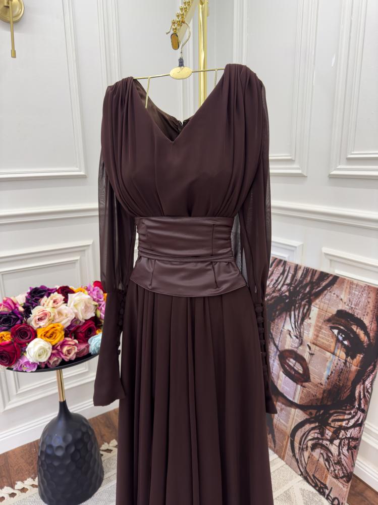 فستان سهره بني مع قصه فخمه