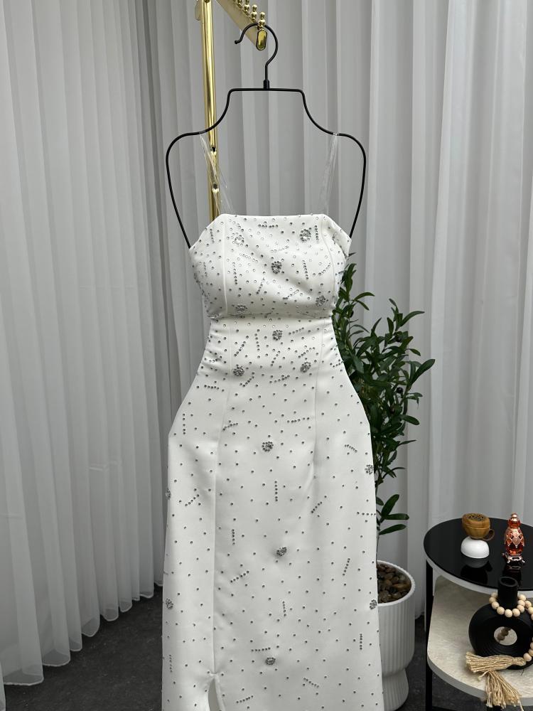 فستان سهرة مع تطريز كرستال أنيق