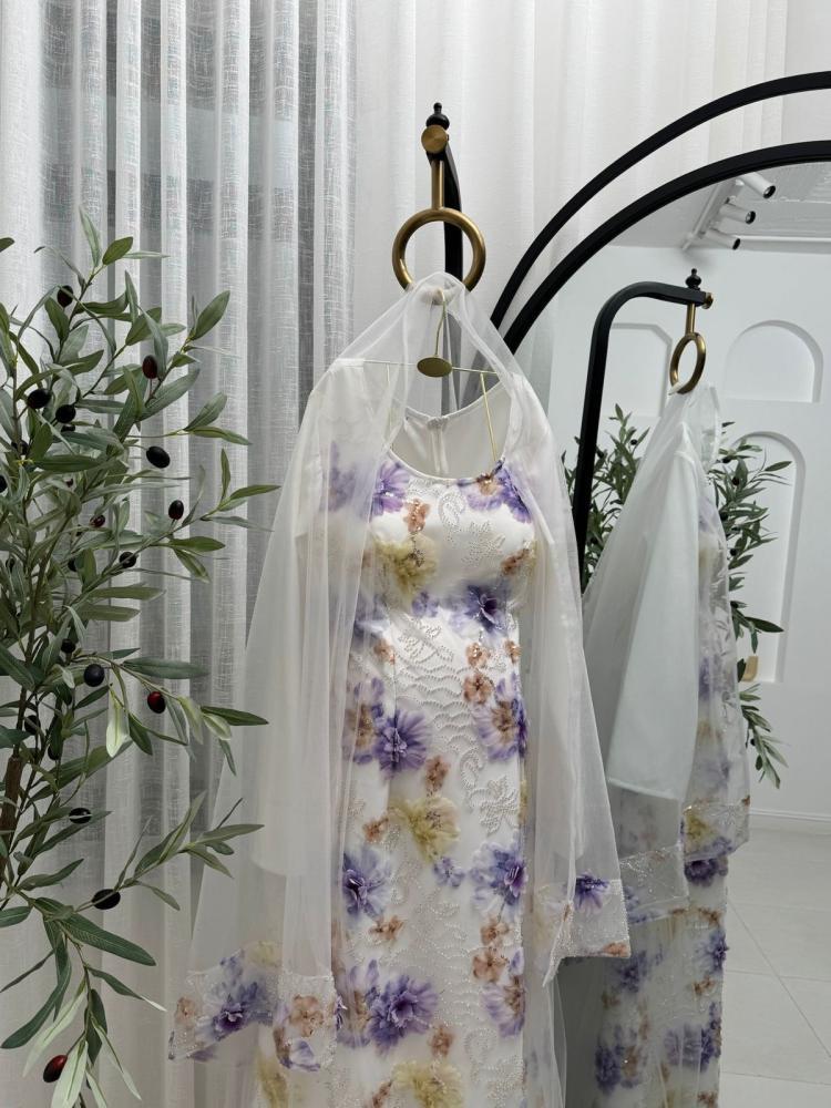 فستان حمل مشجر مع طرحة تل