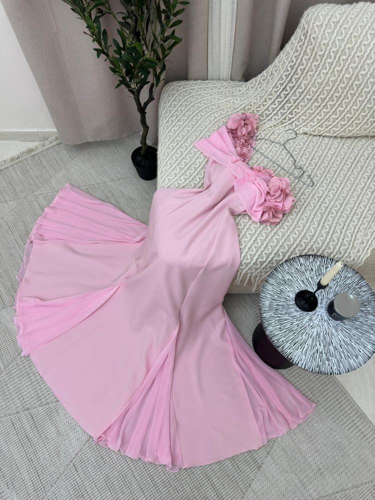 فستان ناعم بخامه الشيفون الأصلي  وبطانه التفته