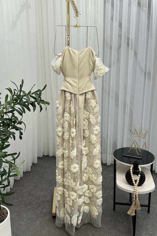 فستان سهرات  أوف شولدر بتصميم أنيق وراقي