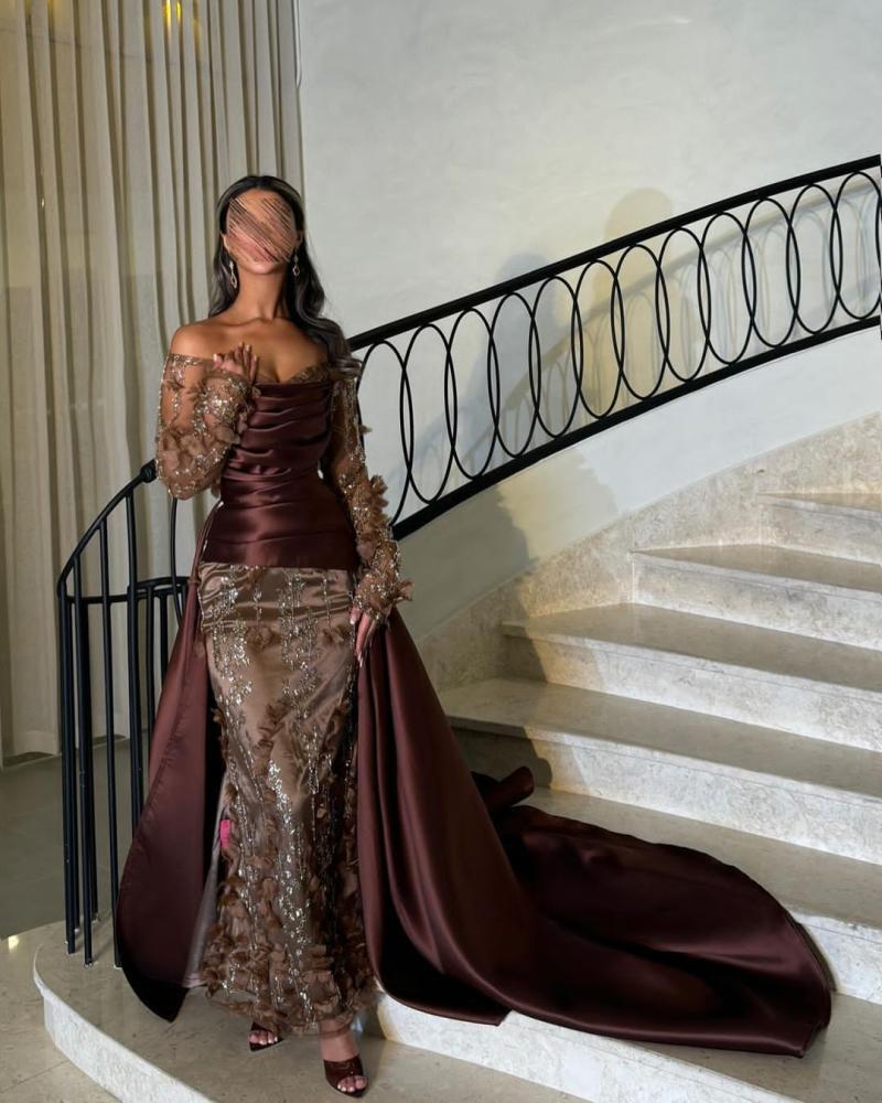 فستان سهرة بتطريز و بقصه ذيل